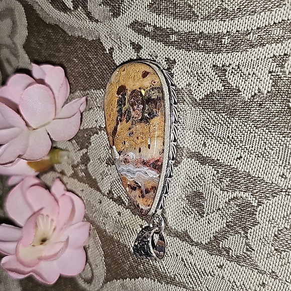 New Lacy Agate teardrop pendant - Picture 4 of 6